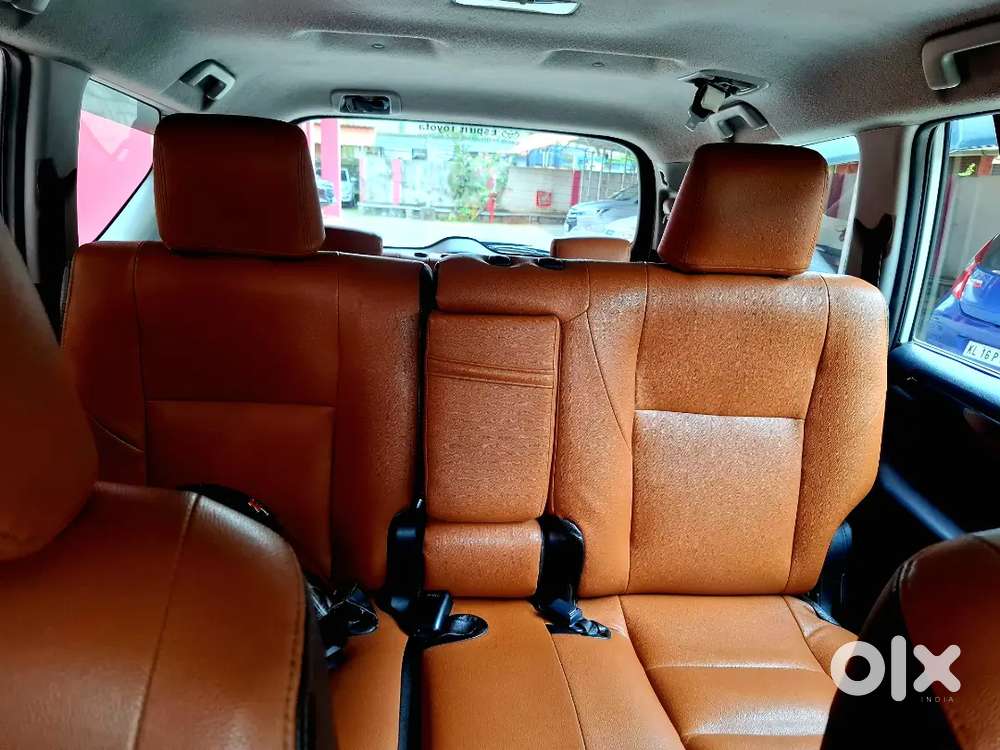 Toyota Innova Crysta 2.4 V Manual 2017 8 Seater