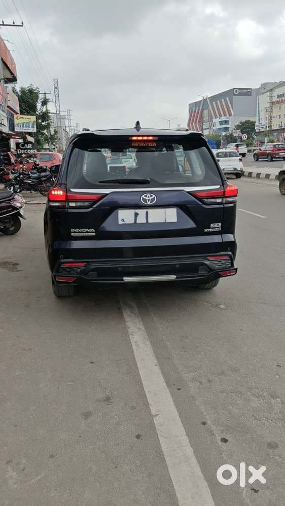 Toyota Innova Hycross 2024 Km Driven