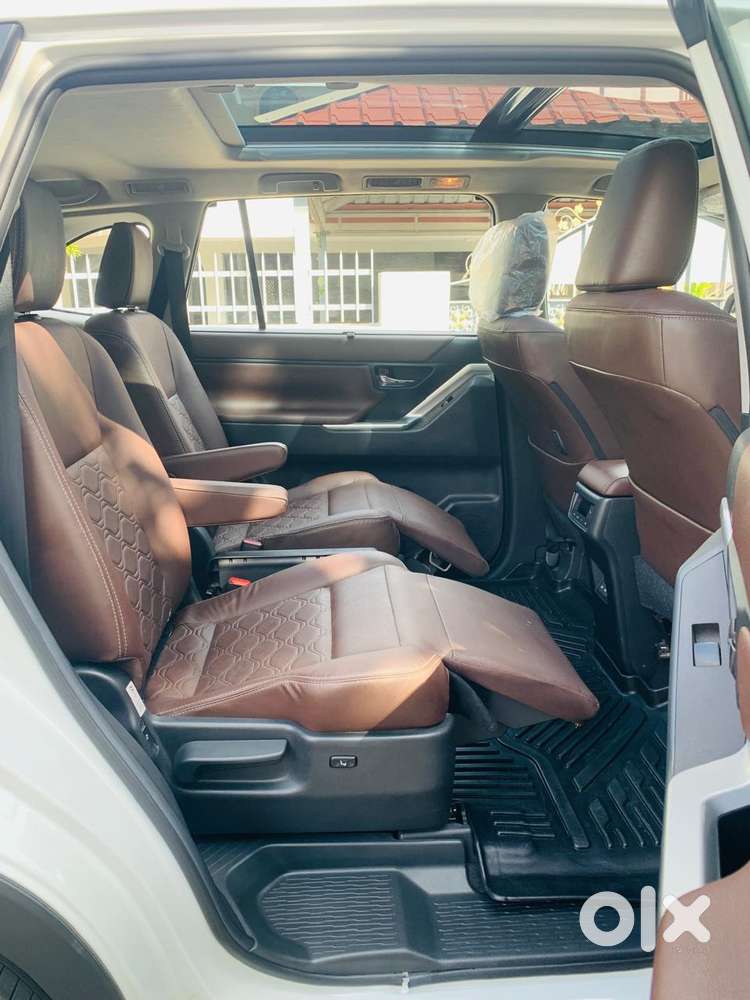Toyota Innova Hycross 2.0 Zx (o) Hybrid 7 Str, 2025, Electric