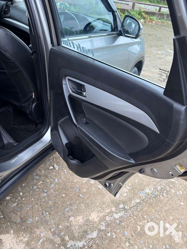 Maruti Suzuki Vitara Brezza Zxi+ Petrol Manual 2018