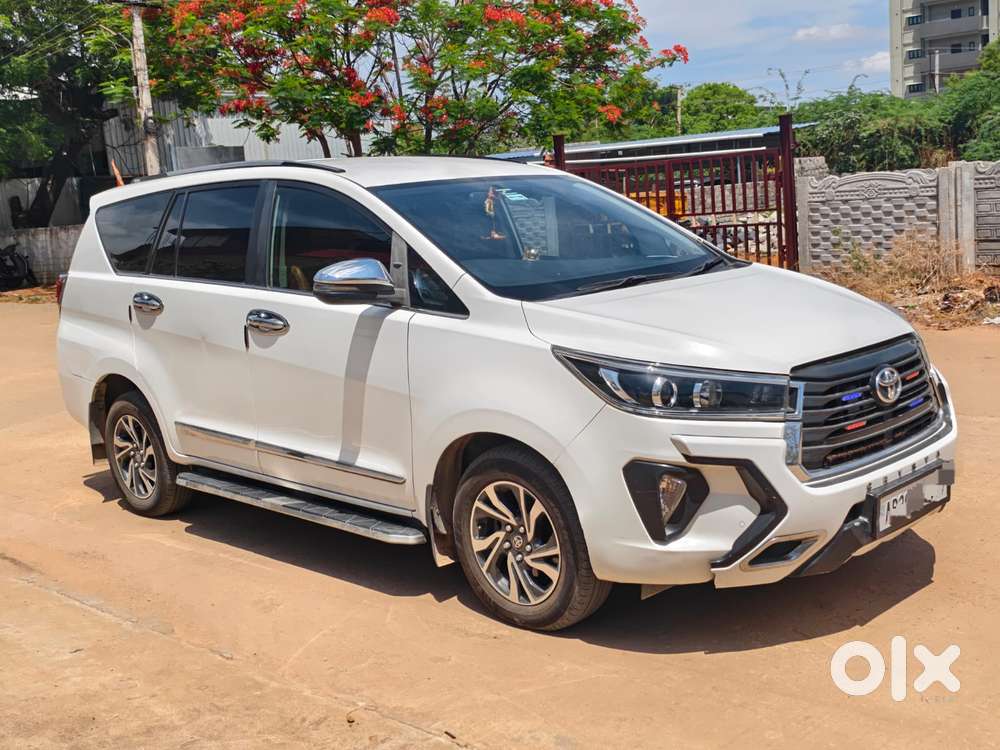 Toyota Innova Crysta 2.4 V 7 Str, 2022