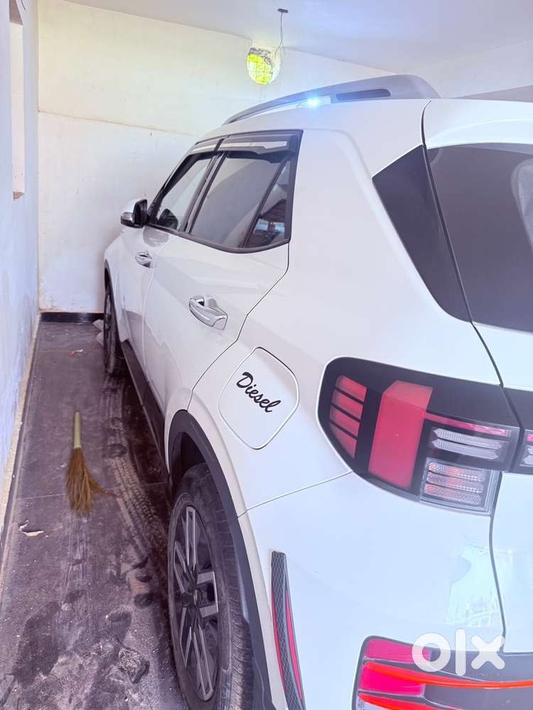 Hyundai Venue All Top Model Features Conected Tail Lamp Projector Head