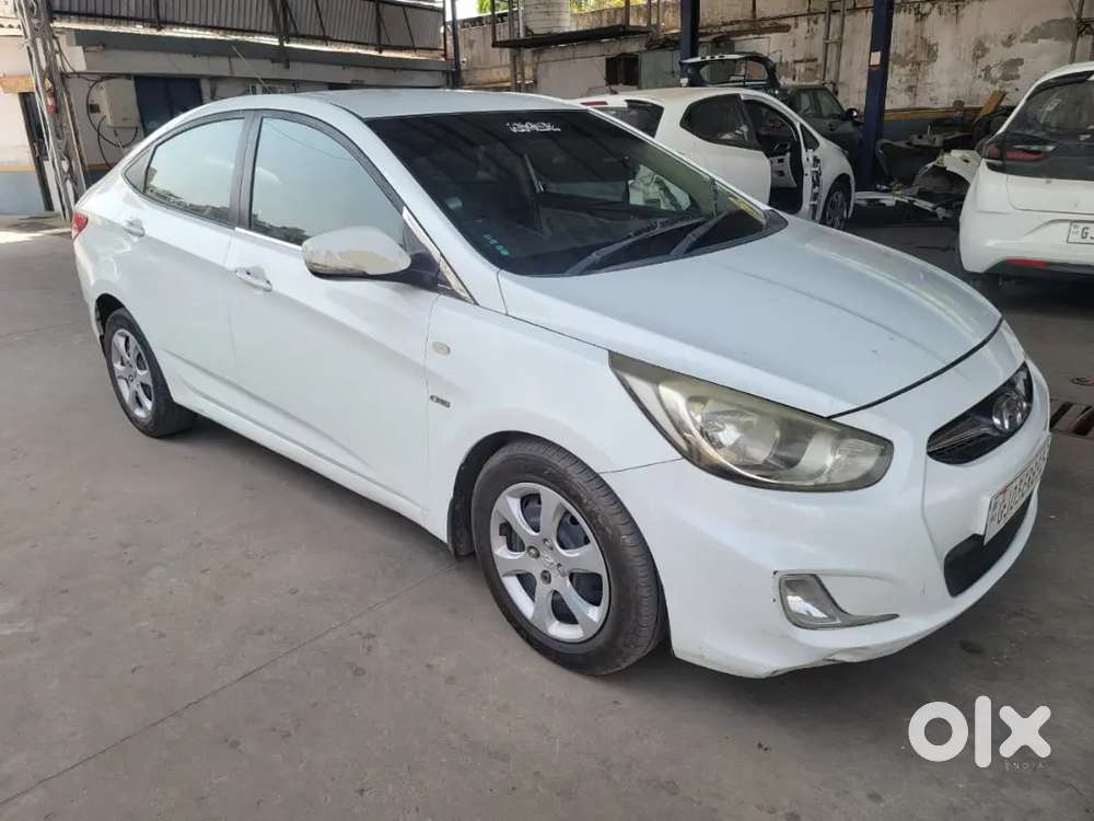 Hyundai Verna 2011
