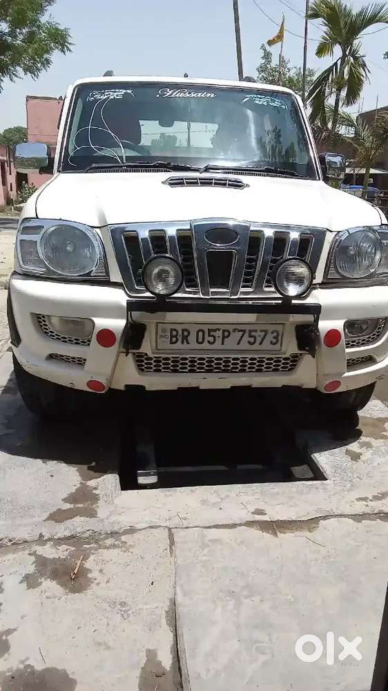Mujche Gari Bechna Hai
