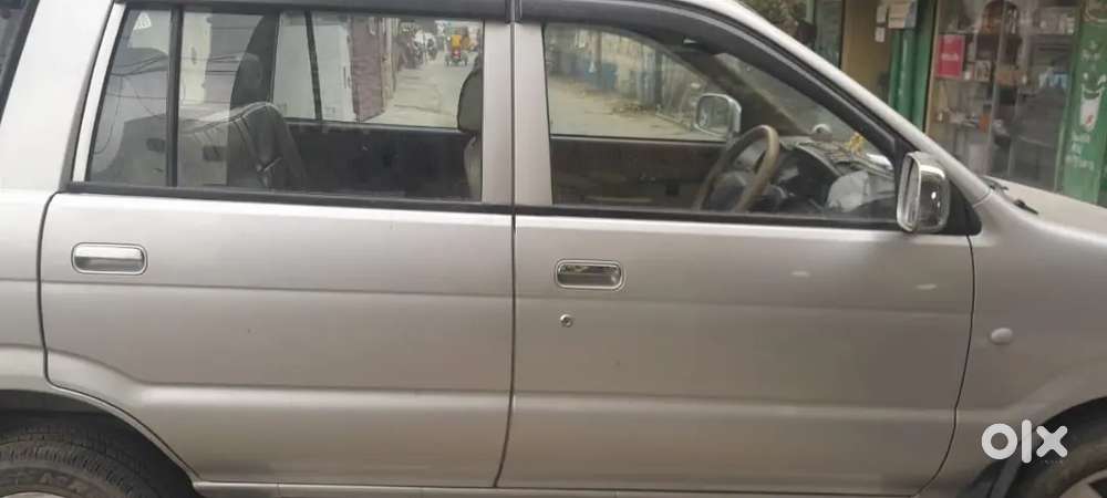 Brand Model Tavera Ls3 9 Seater