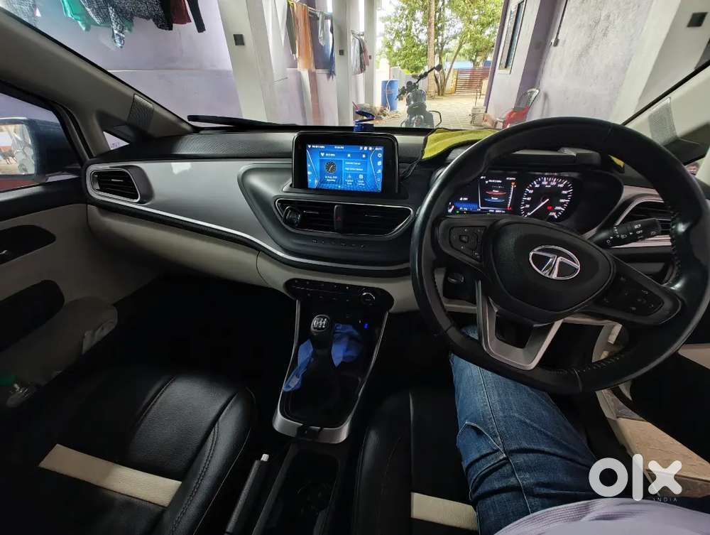 Tata Altroz 1.2 Xe Plus Petrol 2023