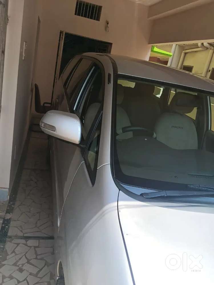 Toyota Innova 2013 2.5v Diesel Well Maintained