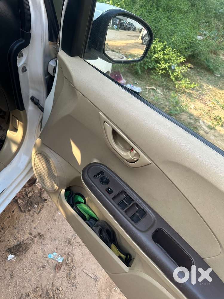 Honda Amaze Petrol 2013