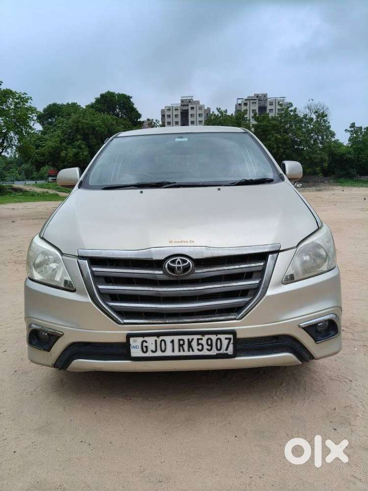 Toyota Innova 2.5 Gx (diesel) 8 Seater Bs Iv, 2015, Diesel