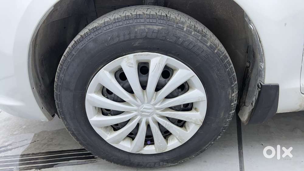 Maruti Suzuki Swift Dzire Vxi Optional, 2016, Petrol