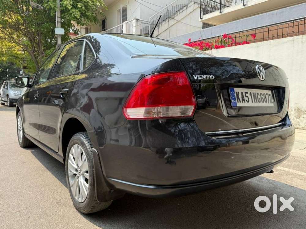 Volkswagen Vento Celeste 1.6 Highline, 2015, Petrol