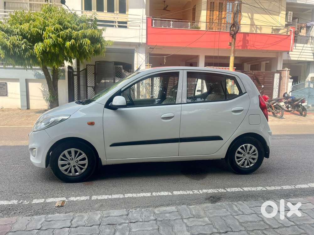 Hyundai I10 Sportz, 2015, Petrol