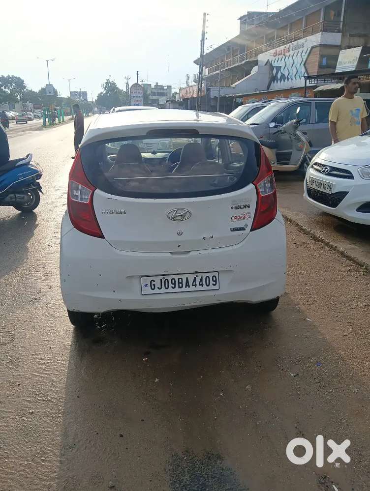 Hyundai Eon Magna+ 2012 Variant