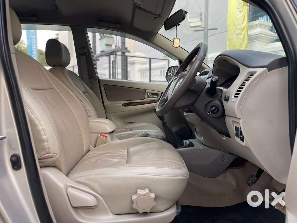 Toyota Innova 2.5 V 8 Str, 2013, Diesel