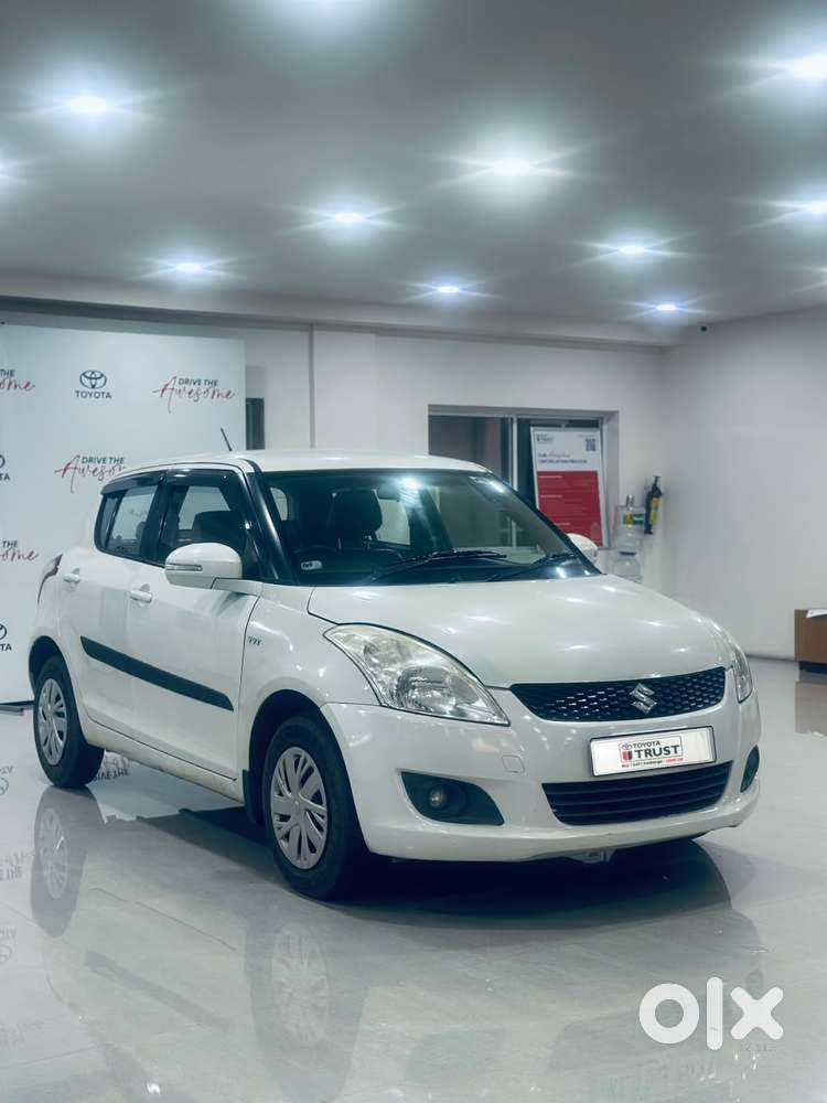 Maruti Suzuki Swift Vxi With Abs, 2012, Petrol