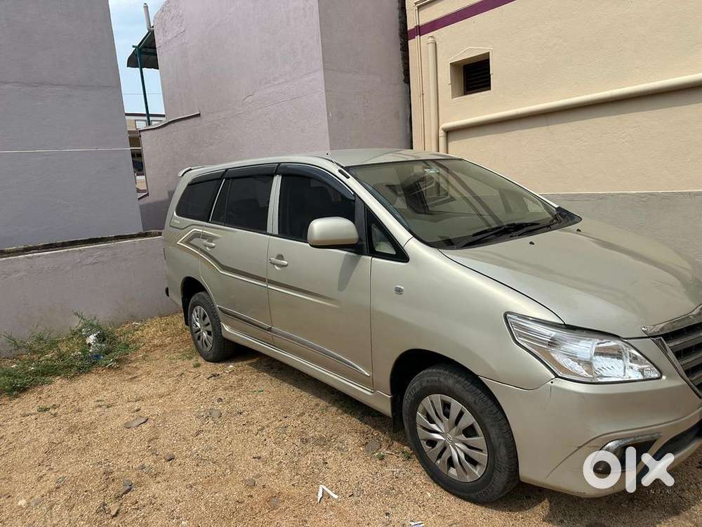 Toyota Innova 2012 Diesel 218000 Km Driven