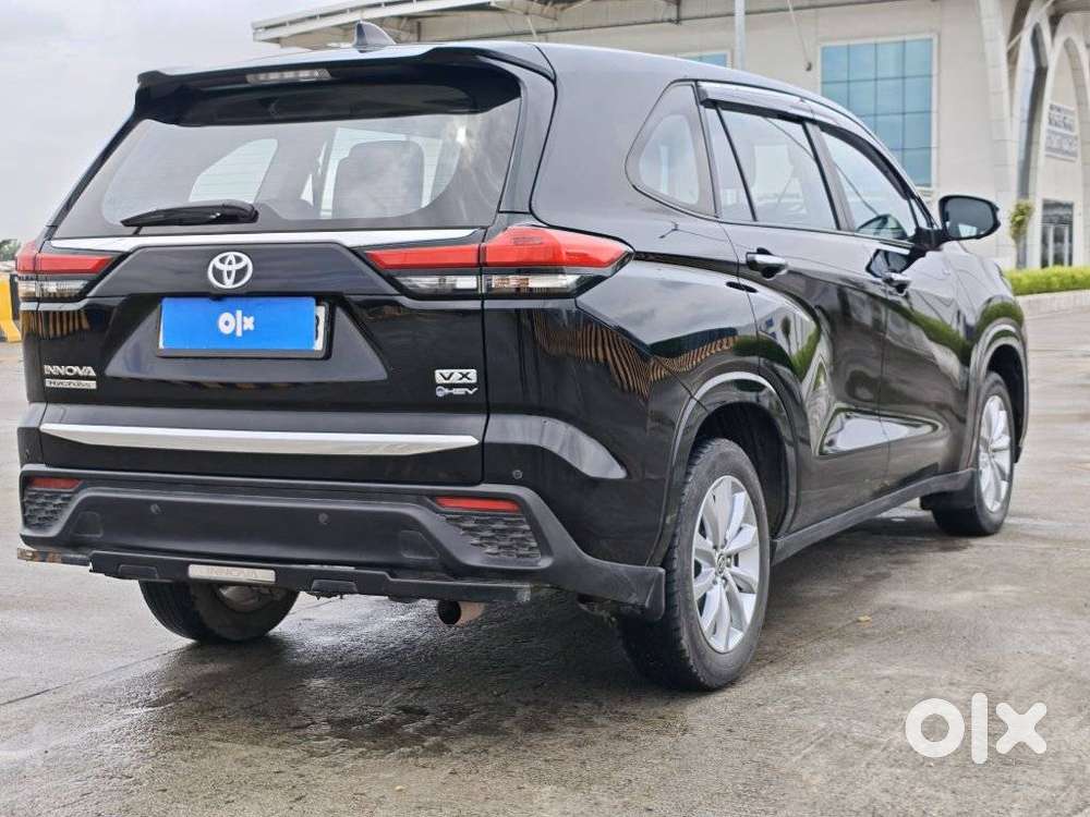 Toyota Innova Hycross 2.0 Vx Hybrid 7 Str, 2025, Cng & Hybrids