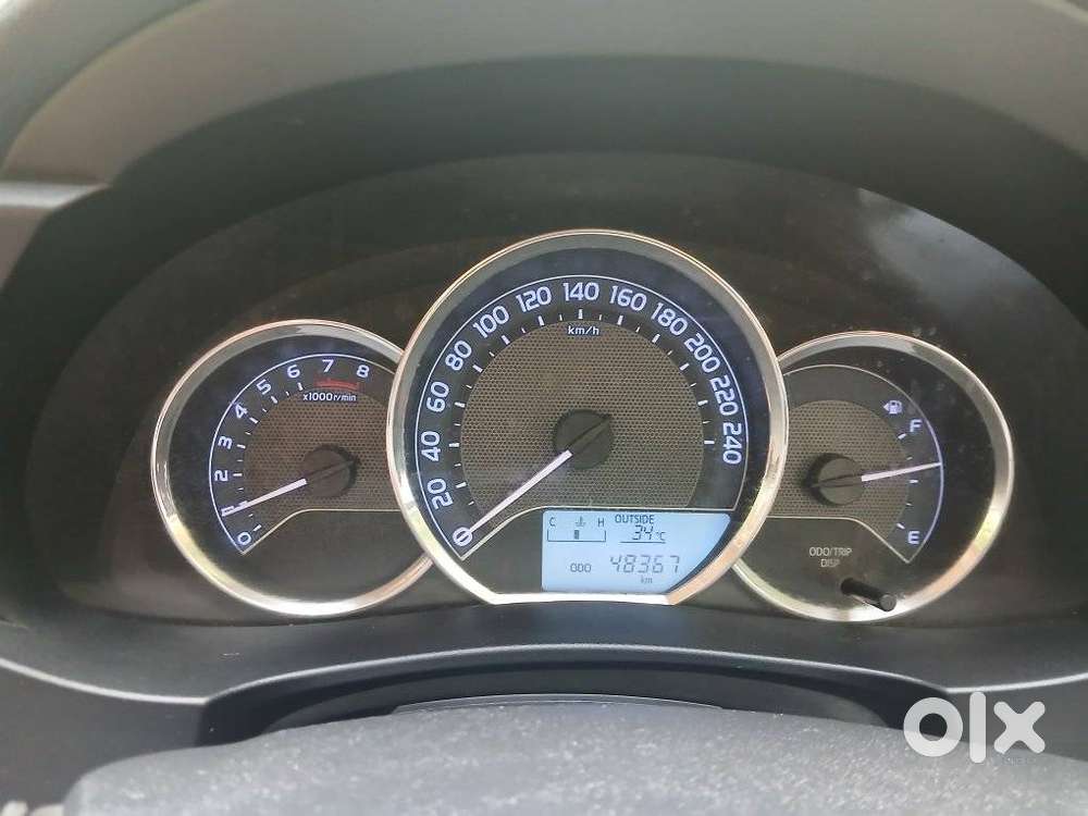Toyota Corolla Altis 1.8 J, 2015, Petrol