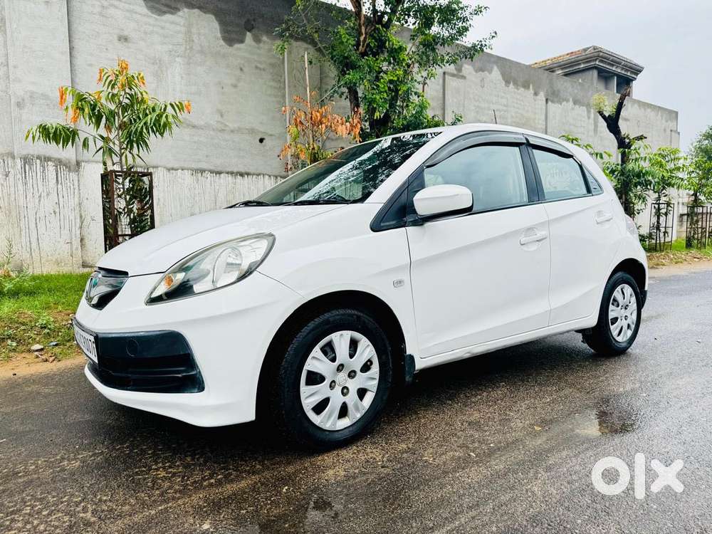 Honda Brio V Mt, 2012, Petrol