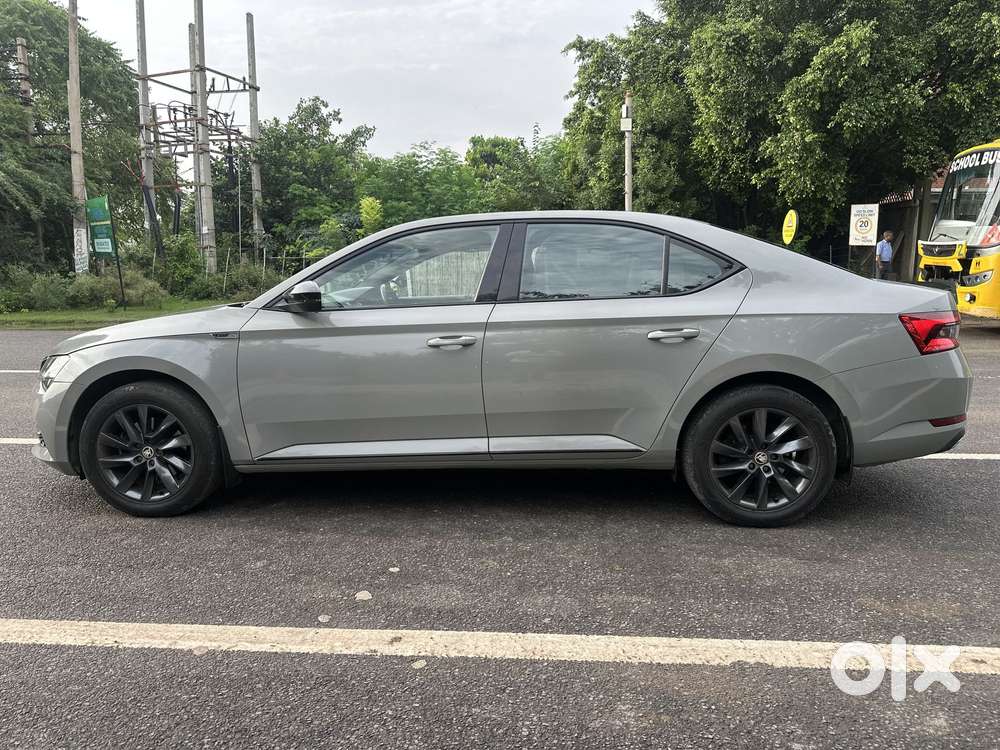 Skoda Superb Sportline 1.8 Tsi At, 2021, Petrol