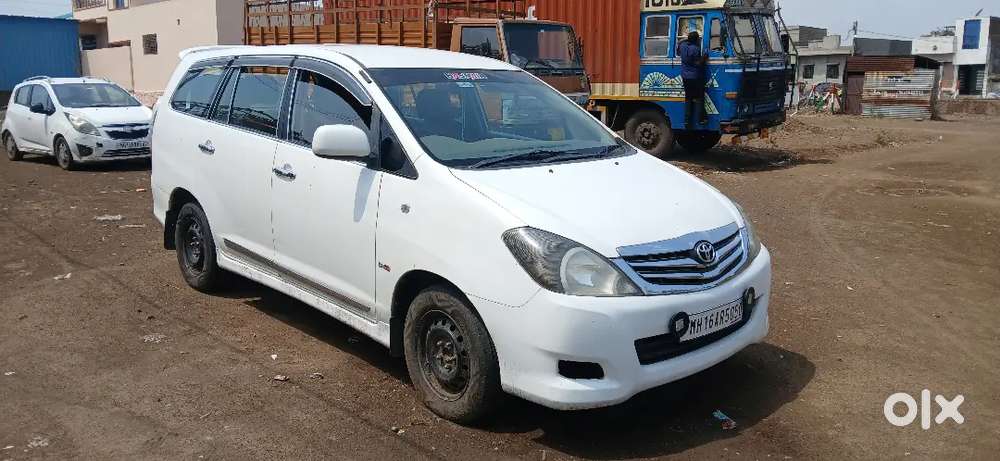 Toyota Innova 2011
