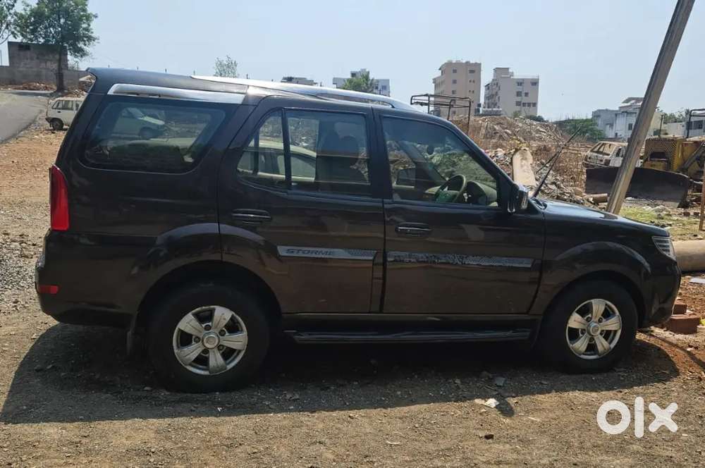 Tata Safari Storme 2013