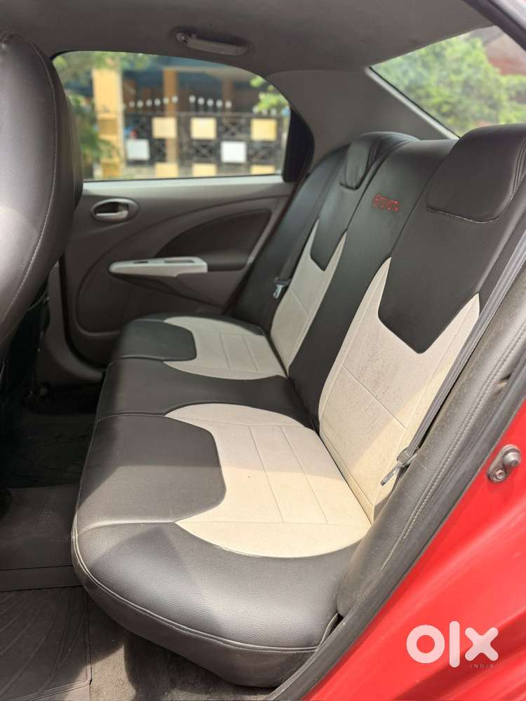 Toyota Etios V, 2011, Petrol