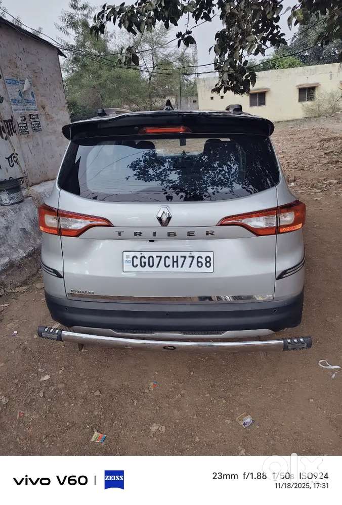 चारों टायर न्यू है बैटरी भी न्यू Led हैडलाइट ब्रांडेड