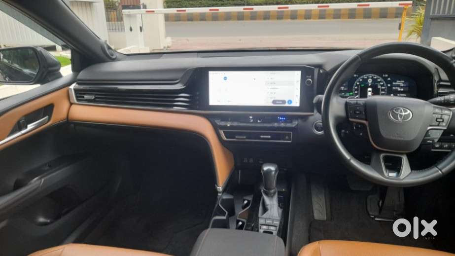 Toyota Camry Hybrid, 2025, Petrol