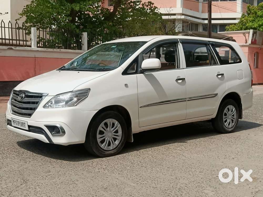 Toyota Innova 2.5 G (diesel) 8 Seater, 2016, Diesel
