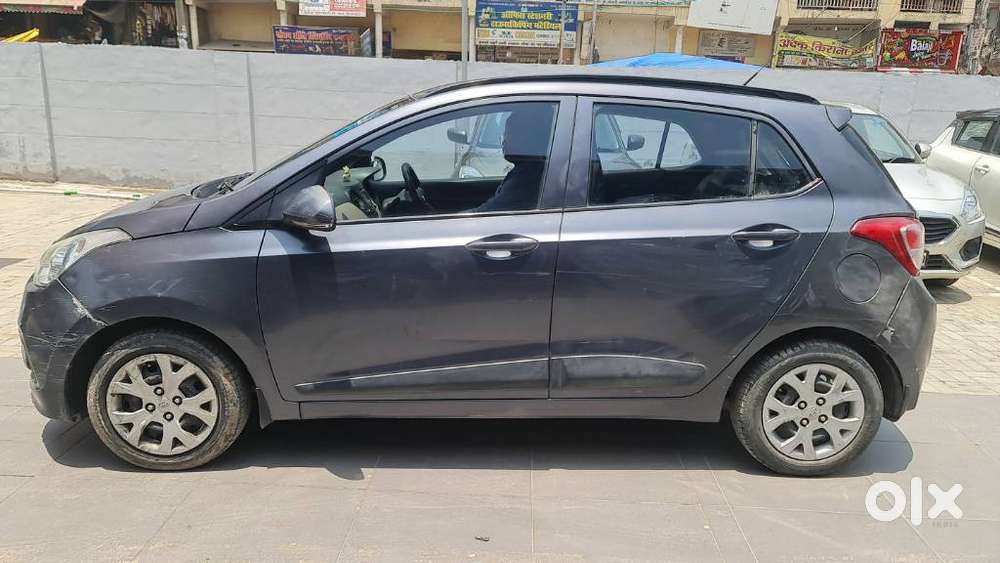 Hyundai Grand I10 Sportz, 2015, Petrol