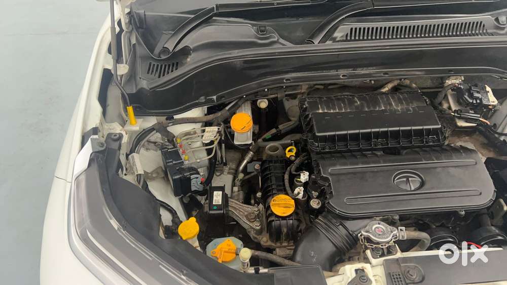 Tata Punch 1.2 Revotron Creative Amt Dual Tone, 2022, Petrol