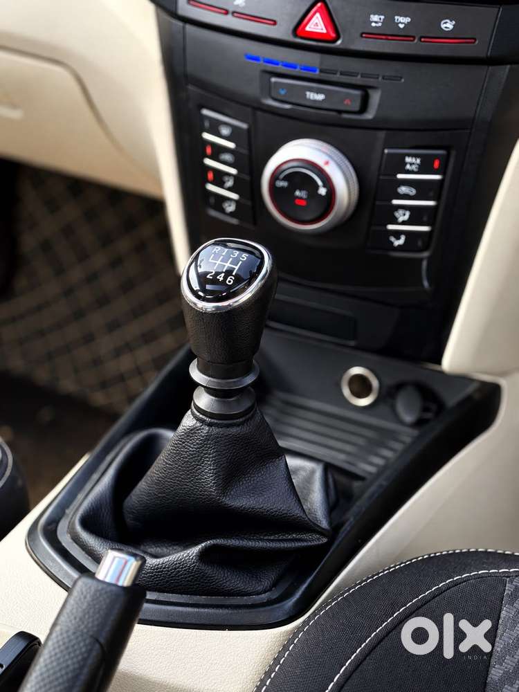 Mahindra Xuv300 W4, 2023, Petrol