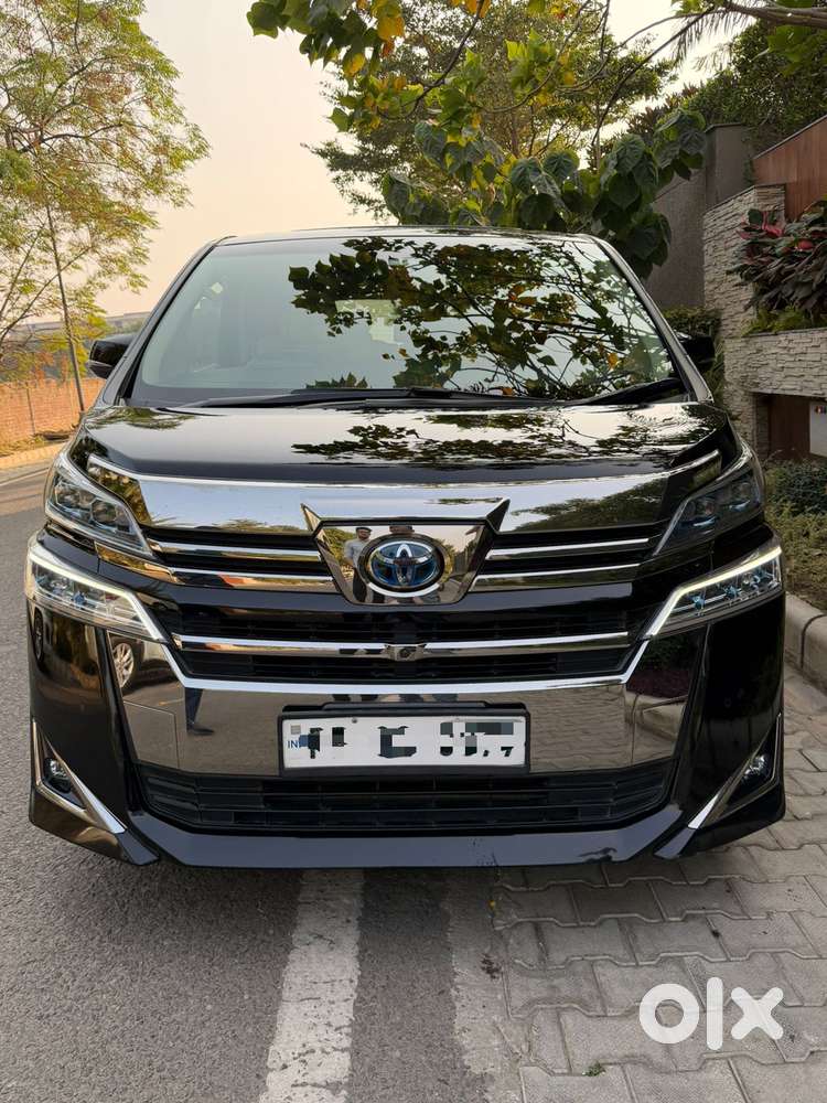 Toyota Vellfire Vip – Executive Lounge, 2023, Petrol