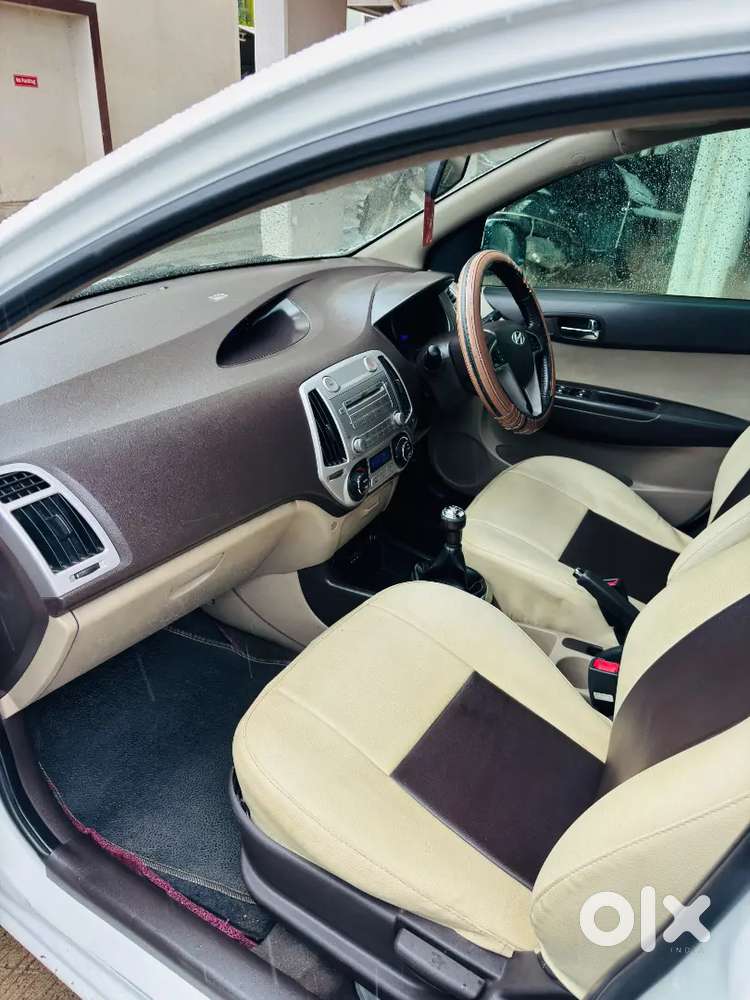 Hyundai I20 Sports Petrol Cng 2011 Insurance Valid 215000 Negotiable