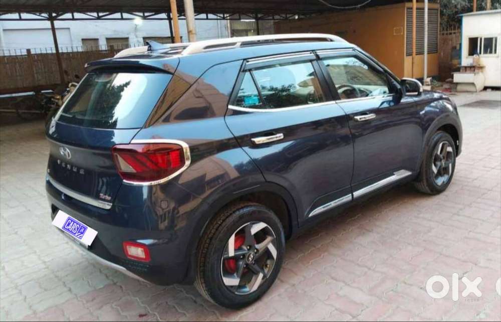 Hyundai Venue Sx(o) 1.0 Turbo Dct Knight Edition Dual Tone, 2020, Pe..