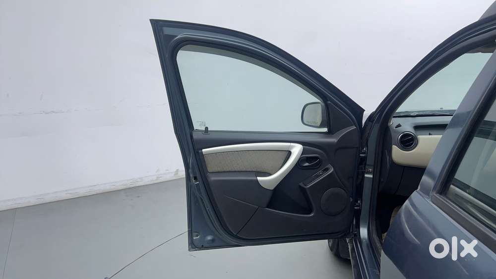 Renault Duster Petrol Rxl, 2013, Petrol