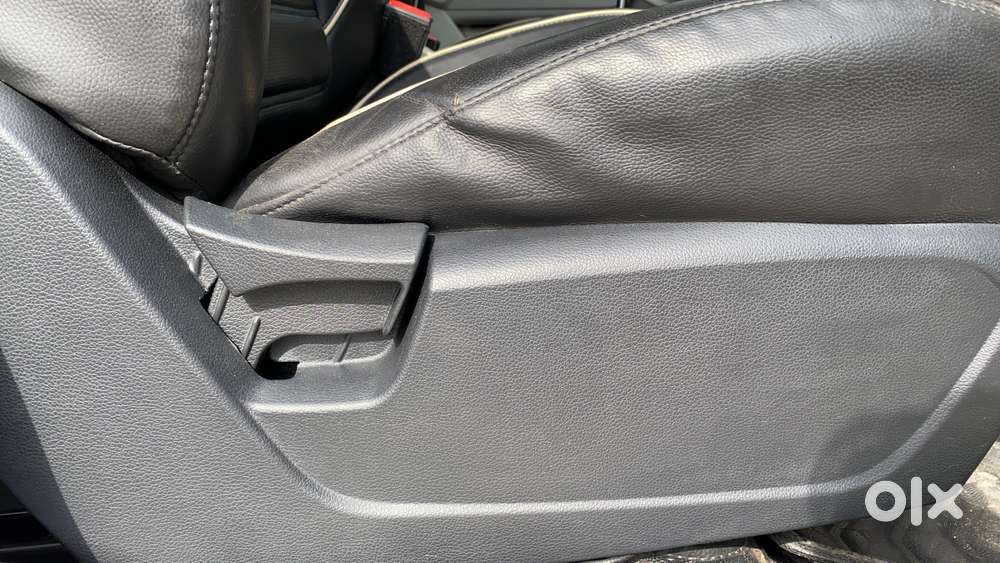 Mahindra Xuv300 1.2 W6 Amt Petrol, 2021, Petrol