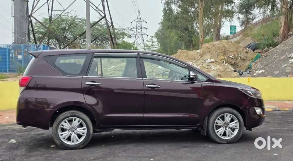 Toyota Innova Crysta 2.8z 2016