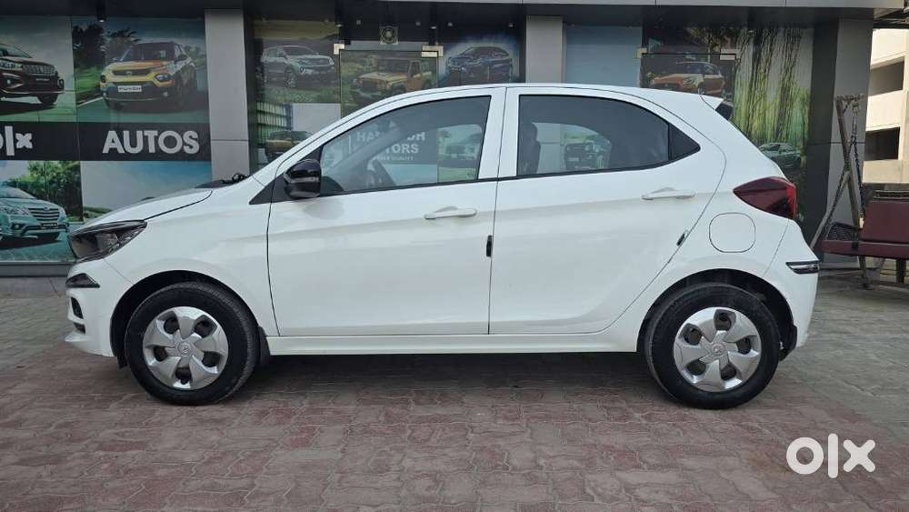 Tata Tiago 1.05 Revotorq Xt Option, 2023, Petrol