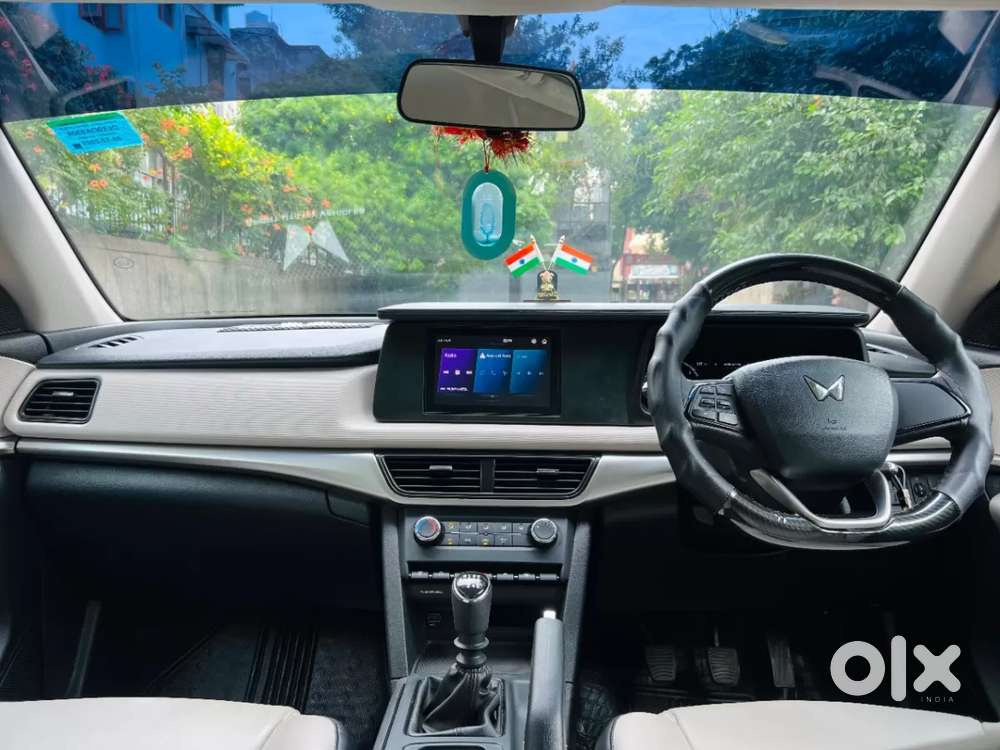 Mahindra Xuv700, 2025, Petrol