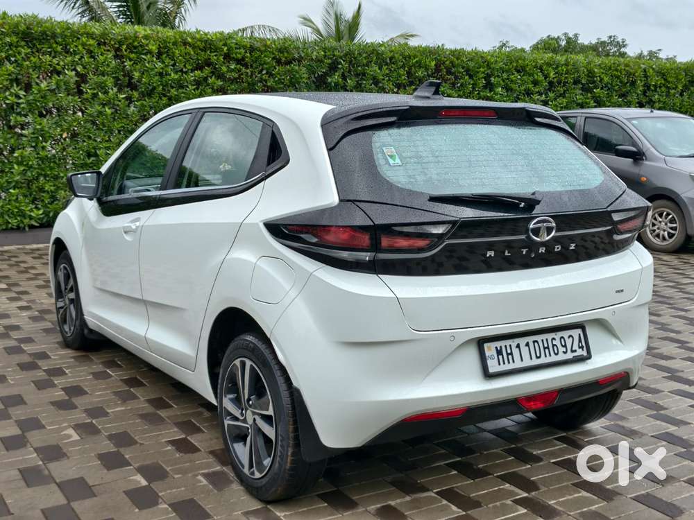 Tata Altroz 1.2 Xz Plus Dark Edition, 2023, Petrol