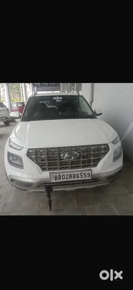 Hyundai Venue 2021 Petrol 21500 Km Driven In Brand New Condition..