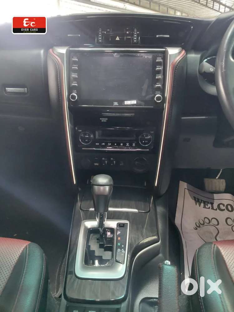 Toyota Fortuner Legender, 2022, Diesel