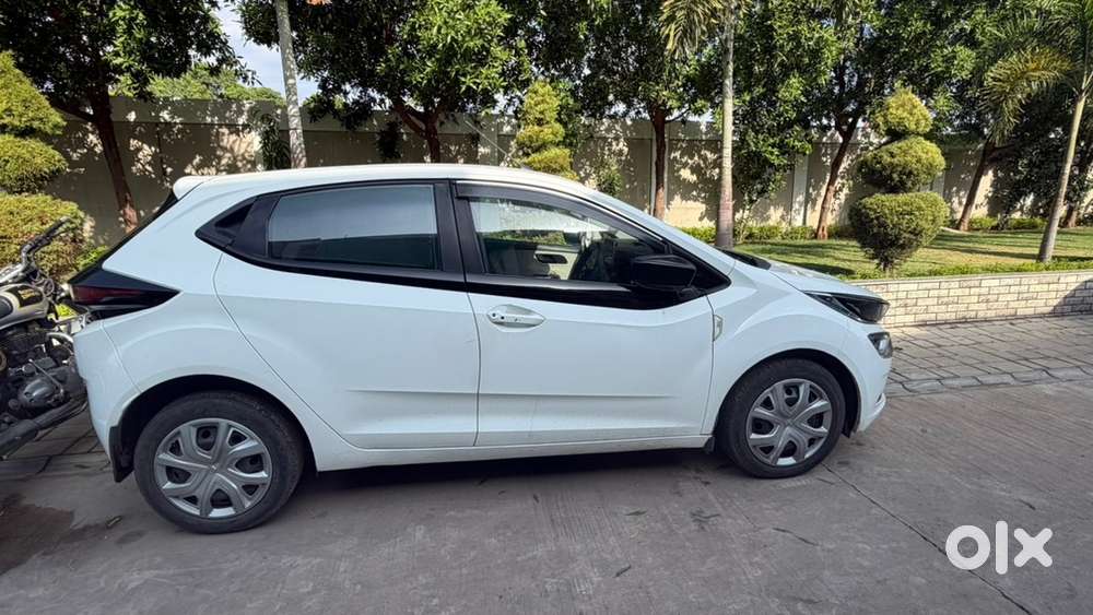 Tata Altoz Petrol 2021