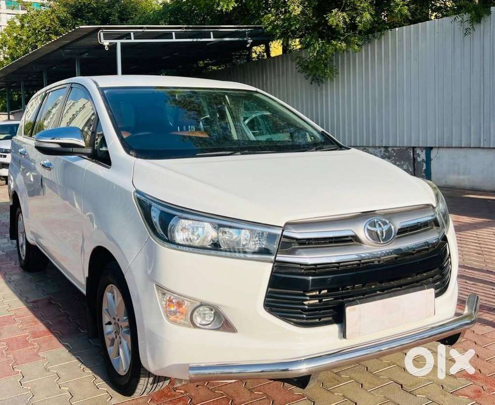 Toyota Innova Crysta 2.8 Gx At, 2016, Petrol