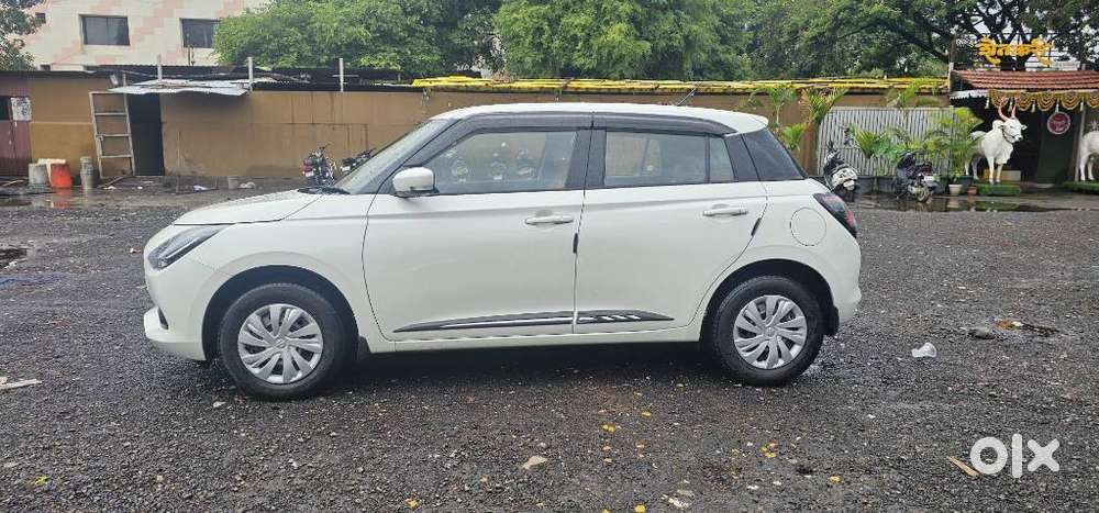 Maruti Suzuki New-gen Swift Vxi, 2025, Petrol