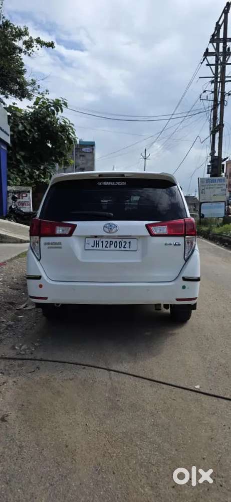 Toyota Innova Crysta 2022 Variant