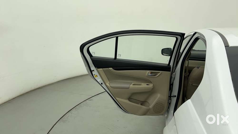 Maruti Suzuki Ciaz 2014-2017 At Zxi, 2016, Petrol