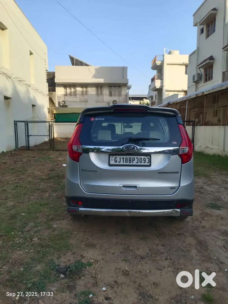 Mahindra Marazzo 2020 Variant M6